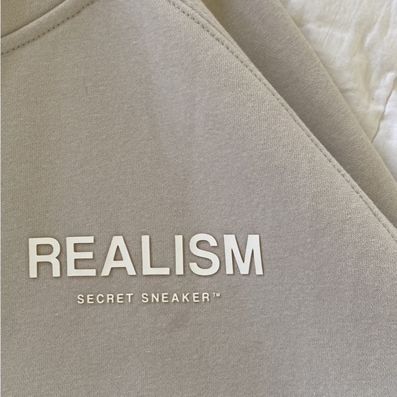 secret sneaker store, REALISM JUMPER - Picture 2 of 7